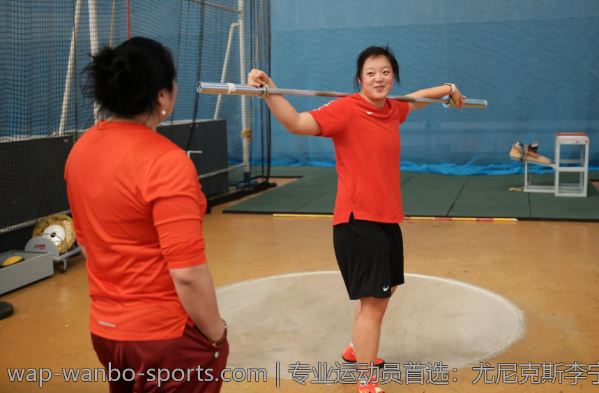 专业运动员首选：尤尼克斯李宁2026羽毛球拍新品推荐